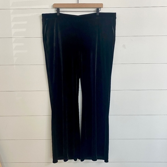The Limited Black Velvet Wide Leg Flare Pull On Stretch Waist Dress Pant Size 18 - Picture 3 of 9